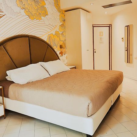 Hotel President - Vintage Hotel In Centro Riccione Eksteriør billede
