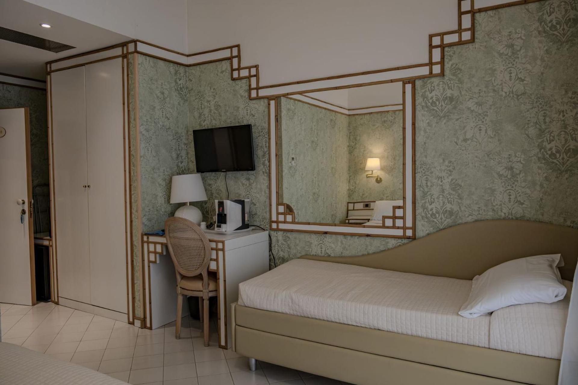 Hotel President - Vintage Hotel In Centro Riccione Eksteriør billede