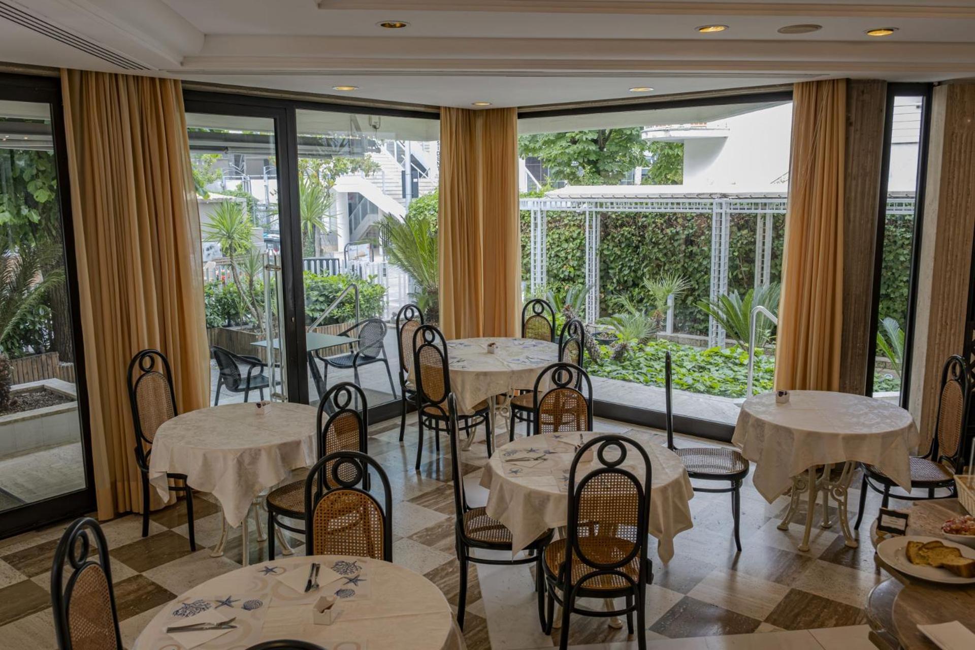 Hotel President - Vintage Hotel In Centro Riccione Eksteriør billede