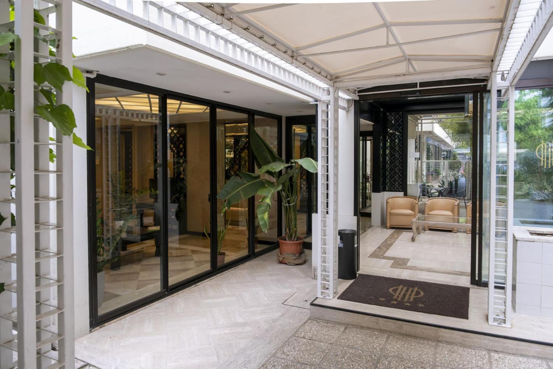 Hotel President - Vintage Hotel In Centro Riccione Eksteriør billede