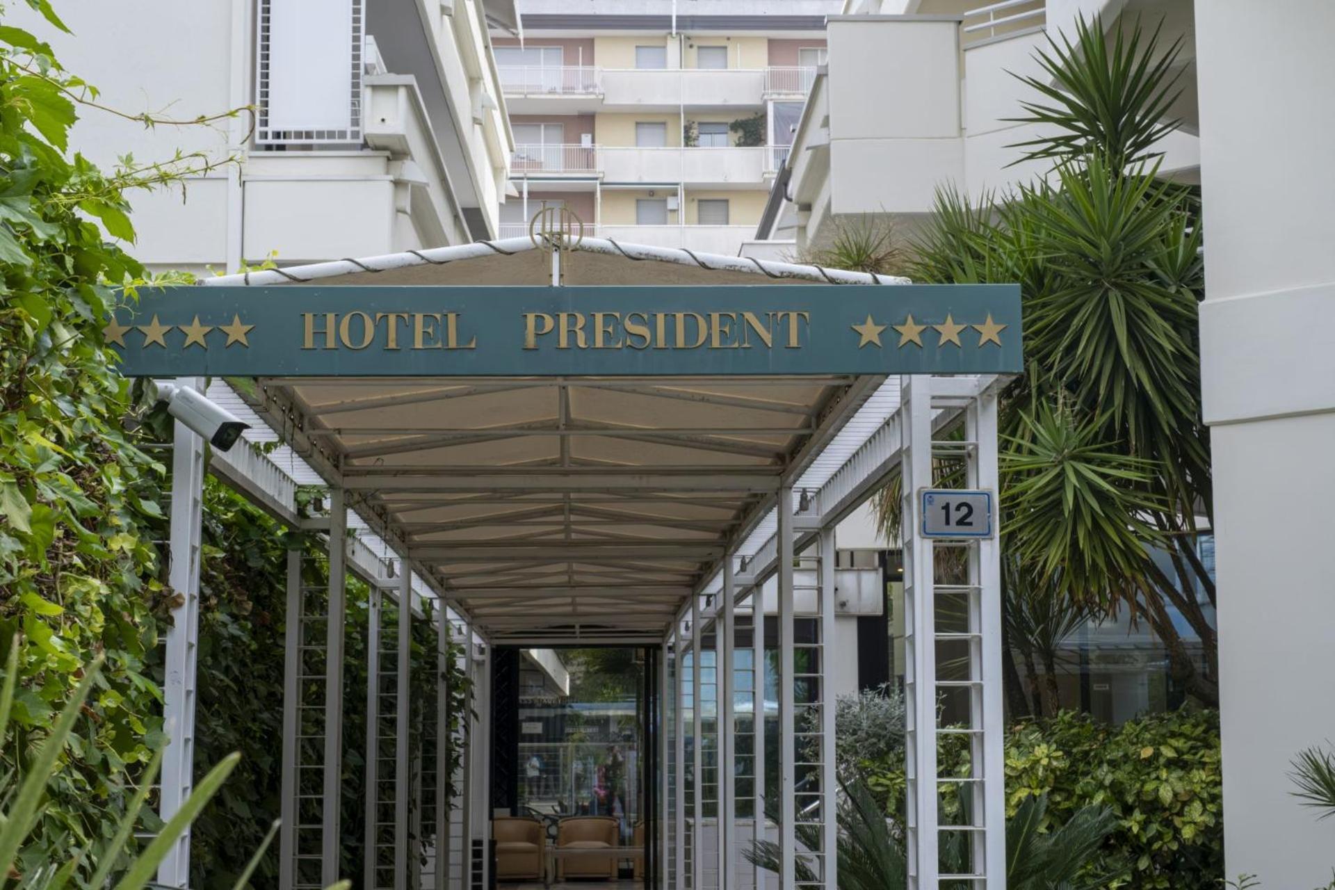 Hotel President - Vintage Hotel In Centro Riccione Eksteriør billede