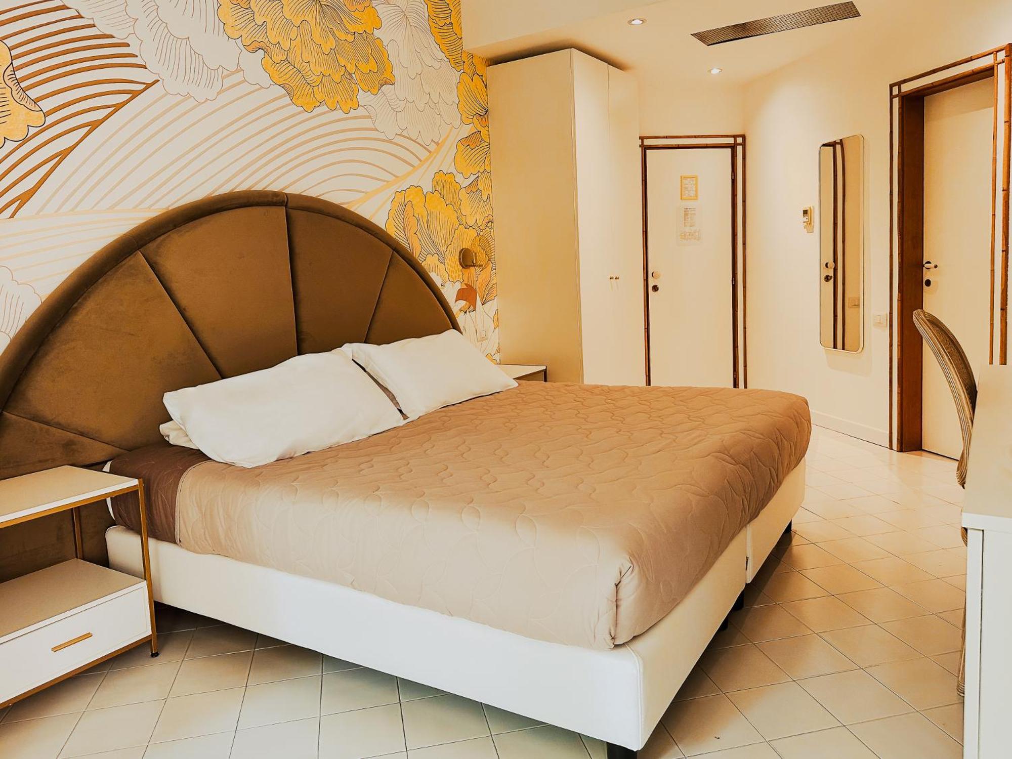Hotel President - Vintage Hotel In Centro Riccione Eksteriør billede