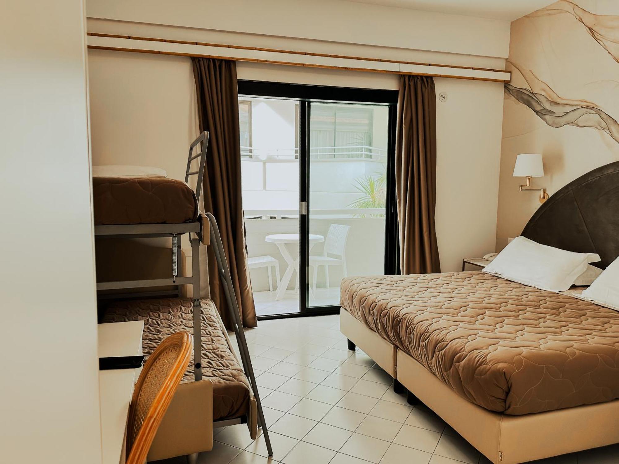 Hotel President - Vintage Hotel In Centro Riccione Eksteriør billede