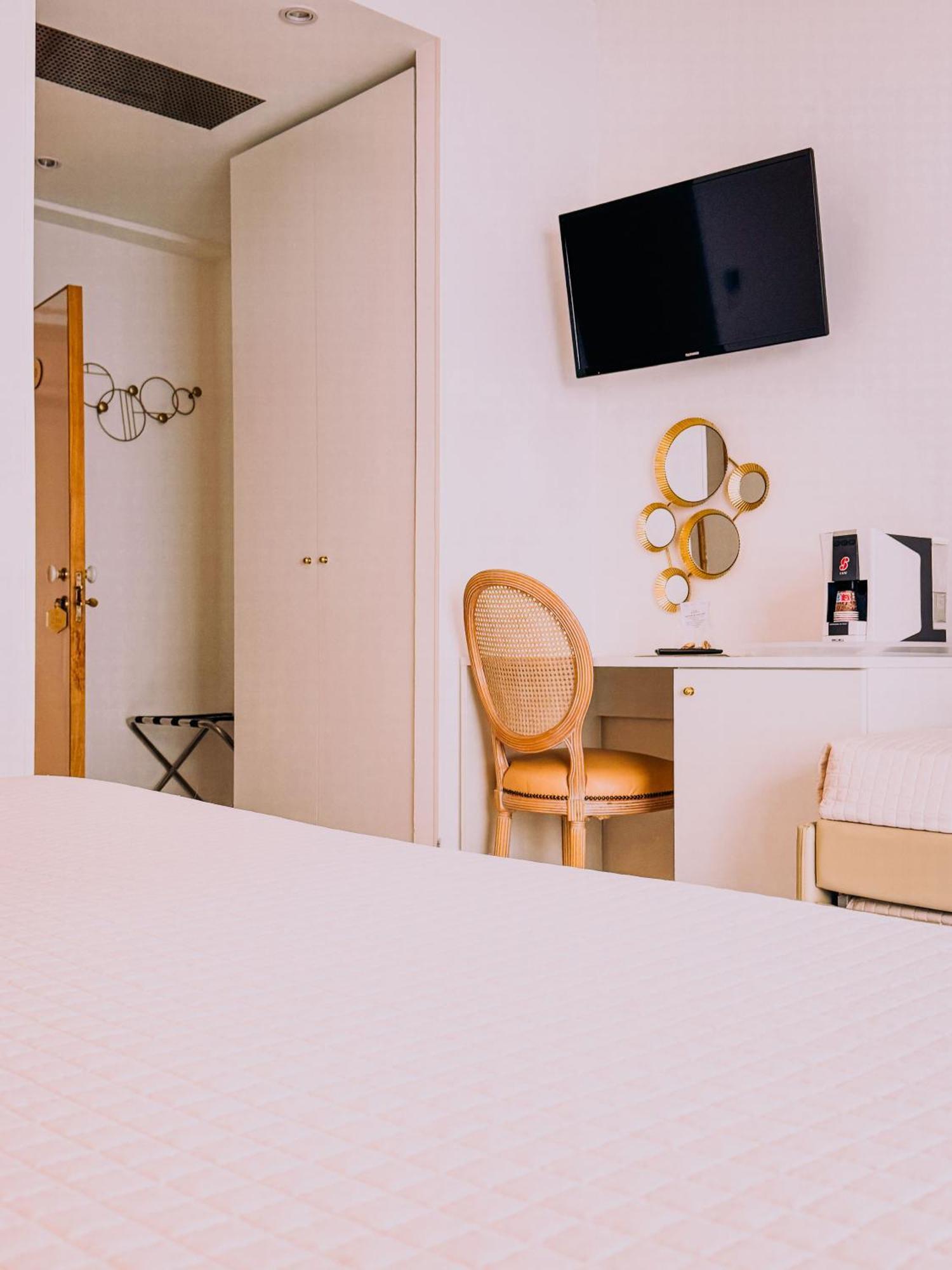 Hotel President - Vintage Hotel In Centro Riccione Eksteriør billede