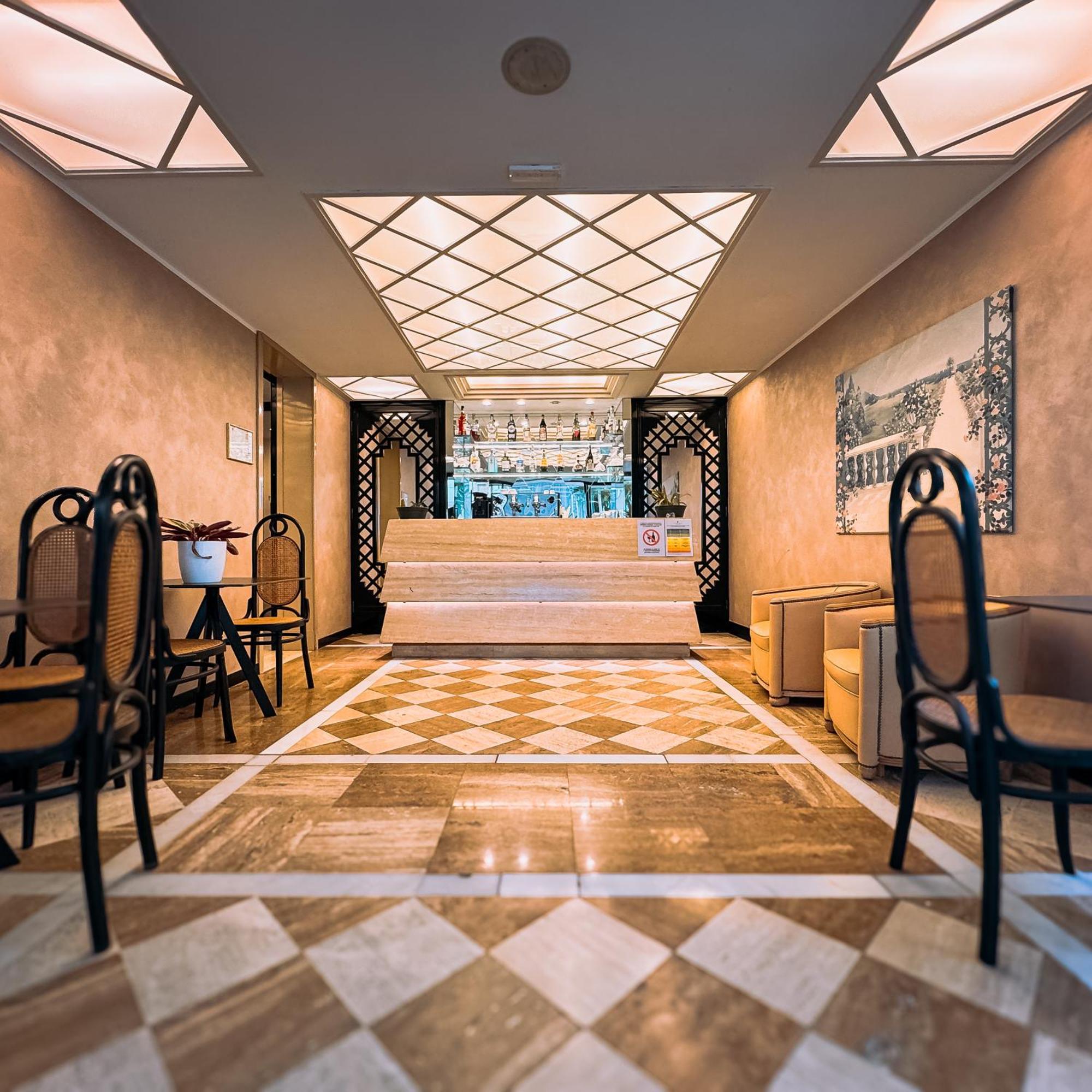 Hotel President - Vintage Hotel In Centro Riccione Eksteriør billede